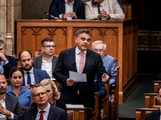 A KDNP a parkolásért való készpénzes fizetést hiányolja