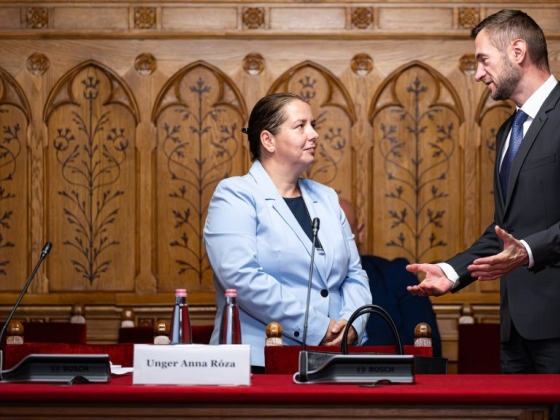 Zárug Péter Farkas: Unger Anna nem egy nyuszi a kalapból