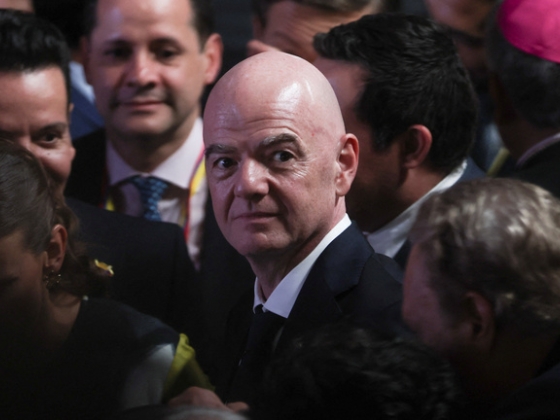 Szorul a hurok Gianni Infantino nyaka körül, az UEFA büntetőeljárást indíthat ellene
