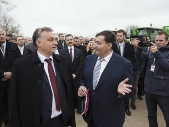 Hűtlen kezelés miatt nyomoznak Orbán és Mészáros Lőrinc háza táján