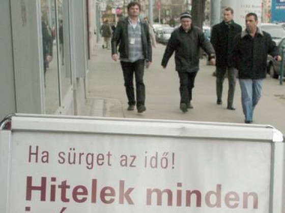 Átlagfizetéssel is felvehető az 50 milliós hitel – itt vannak a friss számok