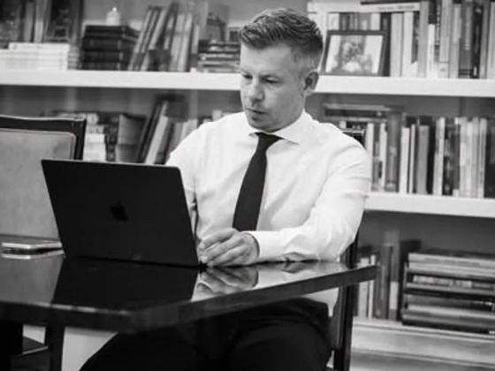 A közösségi oldalán üzent Pócs Jánosnak Magyar Péter