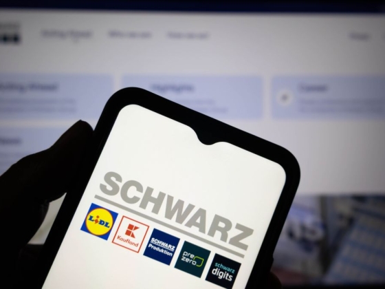 Óriási beruházást jelentett be a Lidl anyavállalata: 2200 milliárd forint elköltésével mentenék meg Európát – beszállnak a közigazgatásba is, ez intő jel a magyaroknak