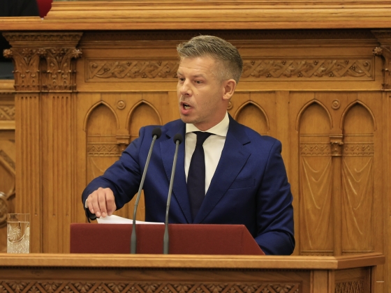 Nagy próbatétel előtt Magyar Péterék: most dőlhet el, teljesül-e a Tisza egyik legfontosabb ígérete