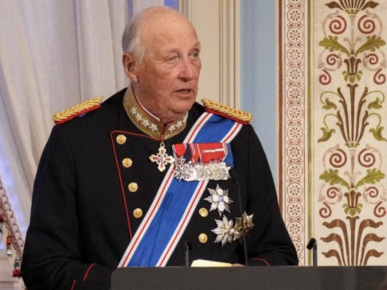 Meghalt V. Harald norvég király