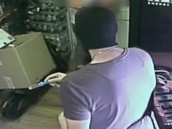 Elárulta az injekciótűs rabló az eladónak, mi van a fecskendőjében, a megrémült nő azonnal átadta neki a pénzt