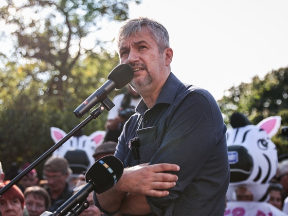 Hadházy Ákos súlyos állítást tett, szerinte csak színjáték lehetett a Tisza pályáztatása