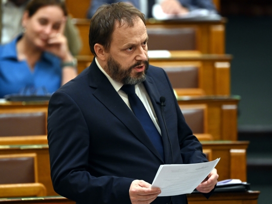Kármán András erős kijelentést tett a parlamentben a gazdaságról és a költségvetésről