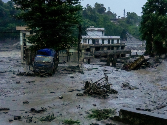 Humanitárius katasztrófa: egész falvak tűntek el a térképről, 90 ezer ember került veszélybe