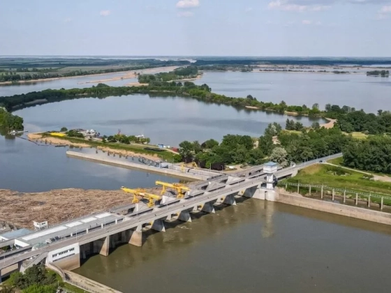 Kiszáradás: a Tisza-tónak szinte már annyi, a Tisza vízhozama Szolnoknál pár nap múlva mégis akkora lesz , mint az aprócska Rábáé