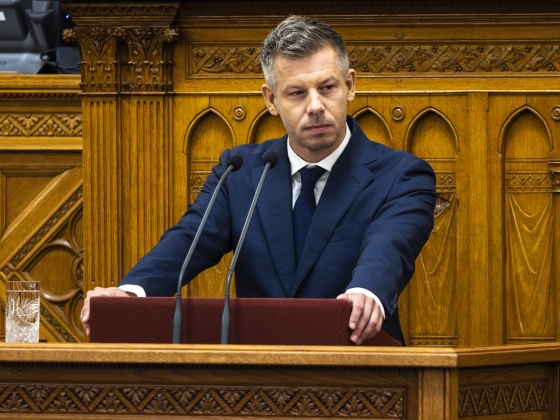 Magyar Péter üzent a Tisza közösségének: „Megkérdőjelezni a képviselők vagy a kormánytagok rendszerváltás iránti elkötelezettségét igazságtalan és méltánytalan”
