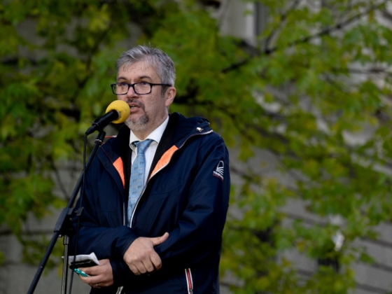 Hadházy Ákos nem hagyja annyiban, szinte mindent is kikér az NVVH elnökének kiválasztásával kapcsolatban