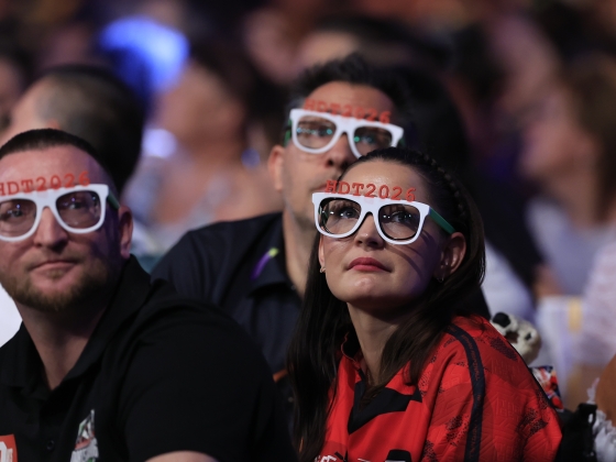 Elindult a dartsőrület Budapesten, délután mindkét magyar játékos búcsúzott
