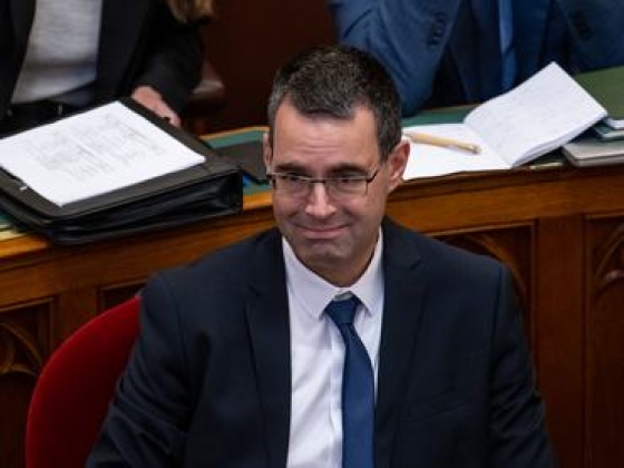 Súlyos döntések jöhetnek a kórházaknál: erre készül a kormány