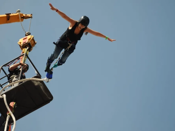 Súlyos baleset történt a szegedi fesztiválon bungee jumping közben