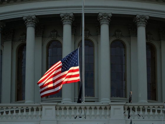 Amerika megint partra szállt