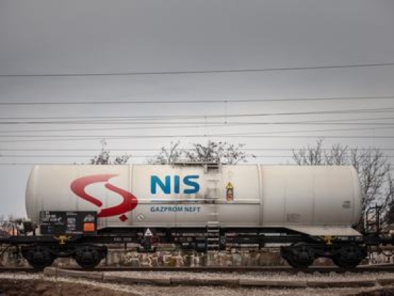 Levegőt kap a NIS: egy hónap maradt a Mol részvényüzletére