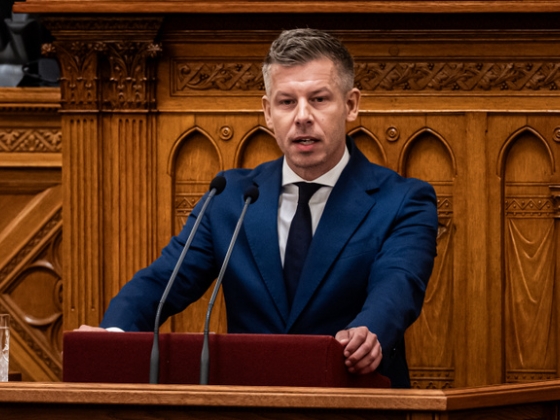 Magyar Péter újabb területen szakítana látványosan Orbán Viktor örökségével