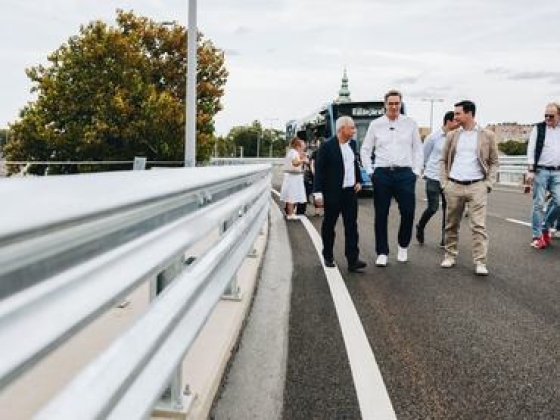 Iskolakezdésre érkezett meg a jó hír: Karácsony Gergely jelentette be