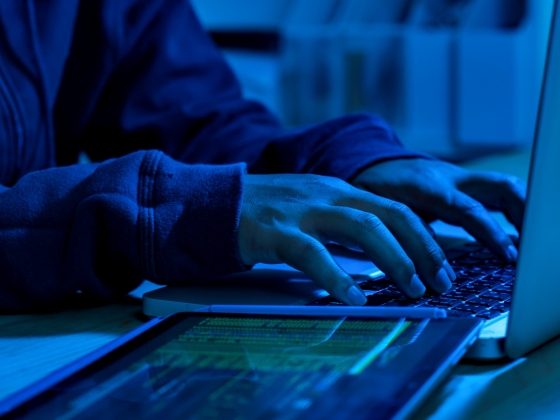 Hírhedt hackercsoport csapott le a nyugati fővárosban: bitcoint követelnek a szenzitív adatokért cserébe