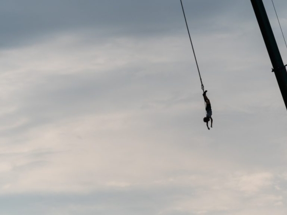 Egy fesztiválozó nyaka köré tekeredett a bungee jumping kötele a Szegedi Ifjúsági Napokon