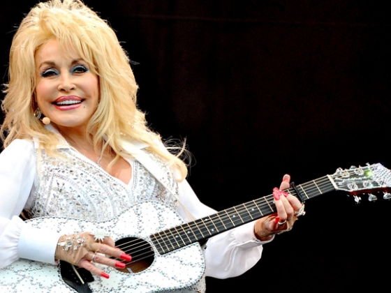 Átneveznek egy repülőteret Dolly Parton emlékére