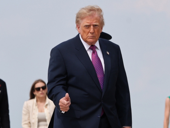 Donald Trump ismét elszabadult, ezúttal fegyveres kacsákat küld a világra
