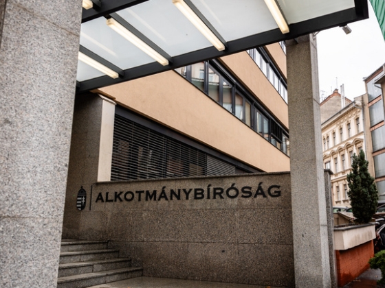 Pillanatokon belül teljesen átrendeződik az Alkotmánybíróság