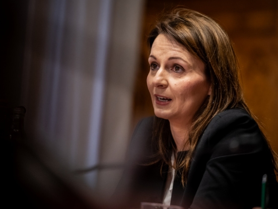 Távozik egy helyettes államtitkár, Lőrincz Viktória odaszúrt az „erőltetett összeesküvés-elméleteket” gyártóknak