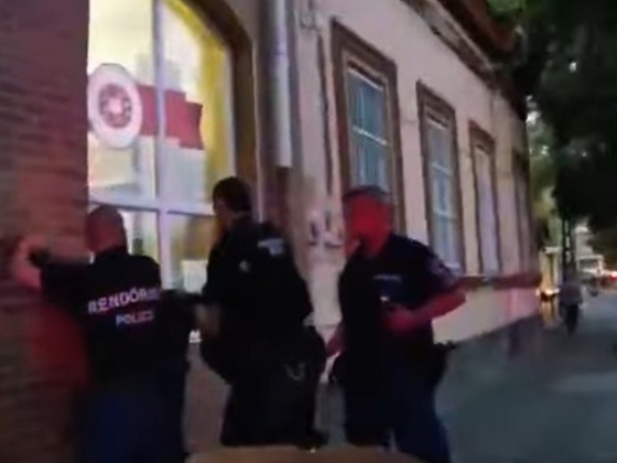 Megkéselt két fiatalt egy 64 éves férfi Debrecenben, egyikük életveszélyesen megsebesült