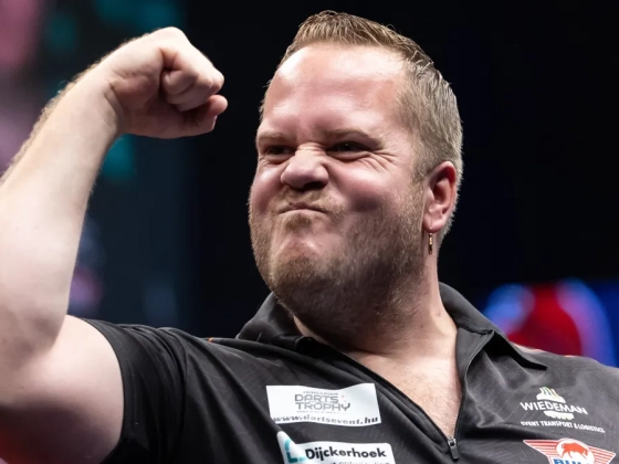 Hungarian Darts Trophy: kiesett a nyolcaddöntőben Van Gerwen és Cross