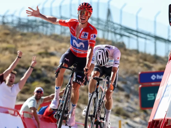 Vuelta: Enric Mas piros trikóban nyerte a Pogacar nélküli első szakaszt