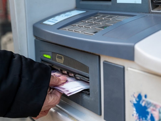 Hamis papírokkal került új ügyvezető egy cég élére, 150 millió forintot utaltak el a számlájáról