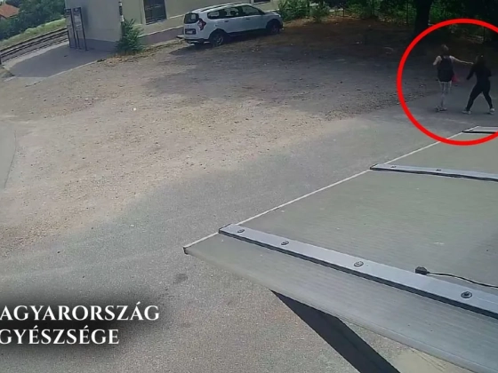 Rabló támadt egy telefonáló nőre az örkényi vasútállomáson, elvette a pénztárcáját – fotó