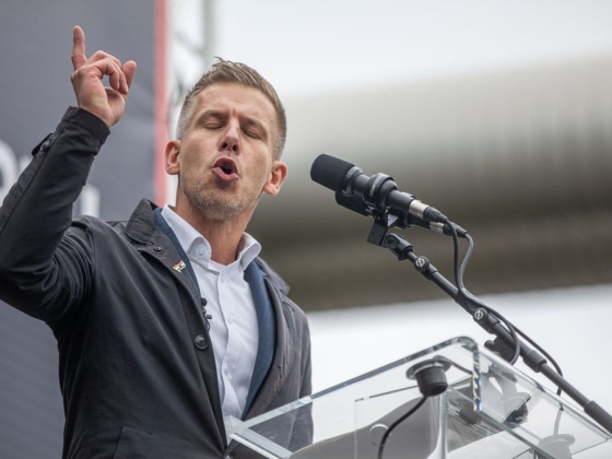 Magyar Péter bemutatta a demokrácia új szintjét: a nép addig bölcs, amíg bólogat
