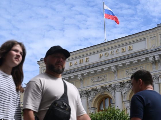 Nyomás alatt az orosz bankok: Putyin elől menekíti a pénzét a lakosság