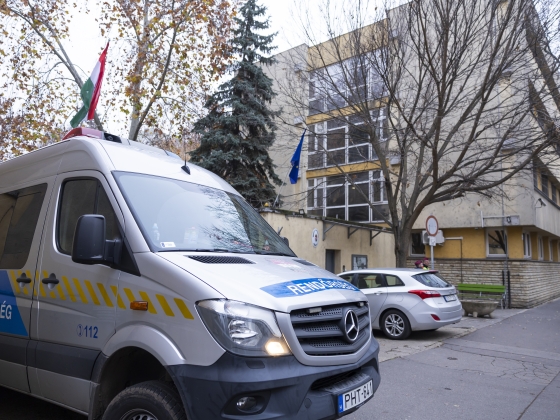 Felfüggesztettet kértek az 50 éves férfira, aki egy 12 éves gyereket bántalmazott a Szőlő utcai javítóintézetben