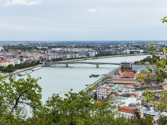Törvény kötelezheti rendszeres egyeztetésre a kormányt és Budapestet
