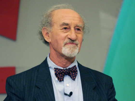Meghalt Berend T. Iván