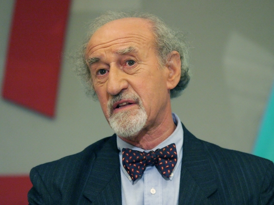 Meghalt Berend T. Iván