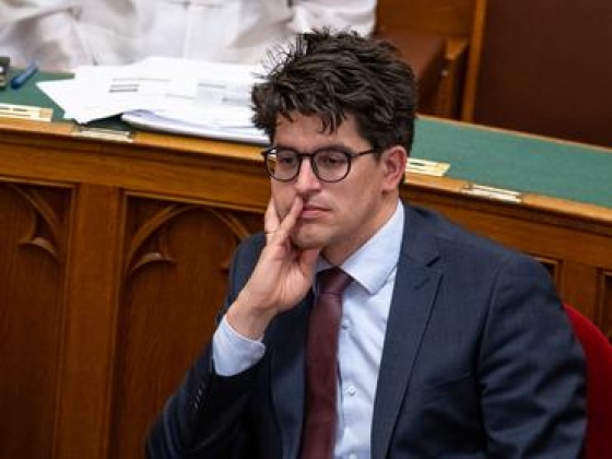 Sokkoló iratok a 300 milliárdos lélegeztetőgép-bizniszről: használhatatlan gépek is kerültek kórházakba