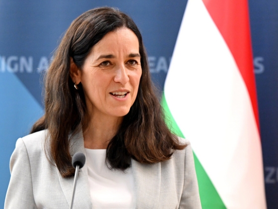 Kettős vállalást tett a Tisza-kormány külügyminisztere, szakított az előző kormány NATO-politikájával
