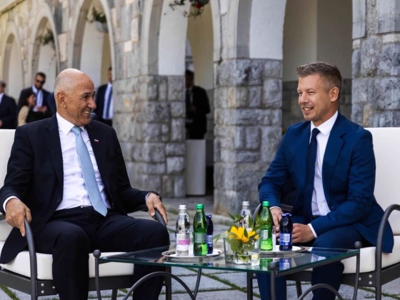 Magyar Péter szerint „egyetlen nap alatt hozzájutott a 16,4 milliárd euróhoz”
