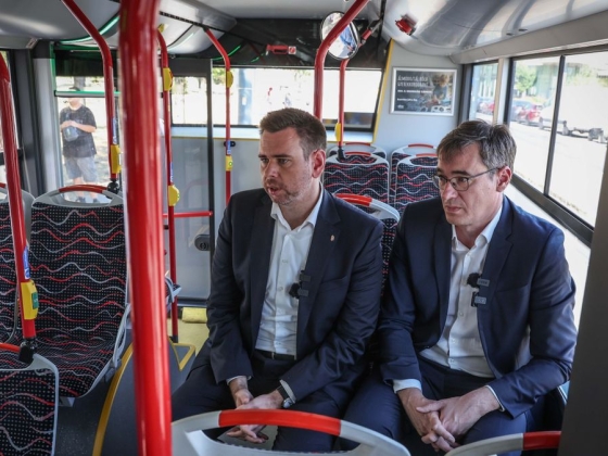 Amíg Vitézy Dávid trolizott, az egyes vonalon rászakadt egy vonatra a felsővezeték