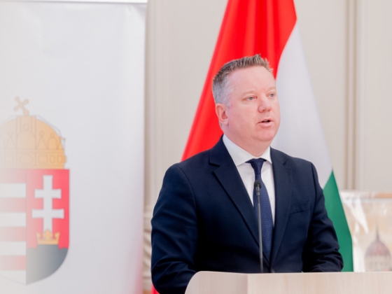 Tizennyolc éve nem mozdult a rendvédelmi illetményalap, most a kormány asztalán a bérrendezés