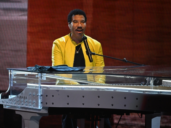 Lionel Richie intenzív osztályra került: koncert közben lett rosszul a legendás énekes