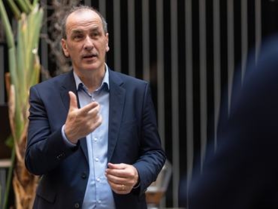 Forr a levegő az Országos Onkológiai Intézet körül, megszólalt Hegedűs Zsolt