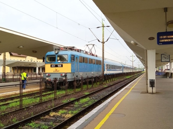 Vitézy Dávid már kora reggel beleszállt Lázár Jánosba, majd bejelentette: újabb vasútvonalon indult újra a forgalom három év szünet után