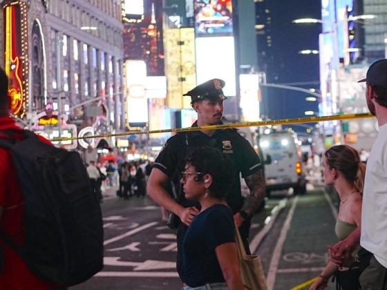 Késes támadás New Yorkban: két embert megszúrt egy nő, majd lelőtték a rendőrök