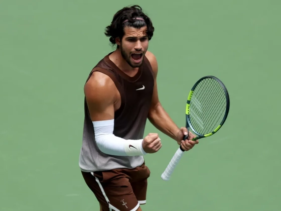 US Open: hosszú hajjal, fejpántban, sima győzelemmel tért vissza Carlos Alcaraz a GS-tornákra